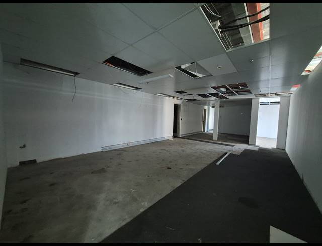 1,597M² OFFICE TO LET IN SANDTON CENTRAL